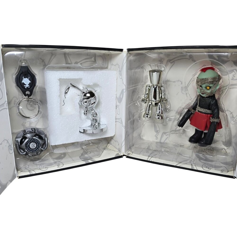 Mezco Toyz Collector's Club ClubMez Box Gizmo Living Dead Doll Jeepers Mez-itz